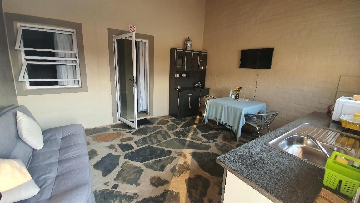Koi Inn Hartbeespoort Exteriér fotografie